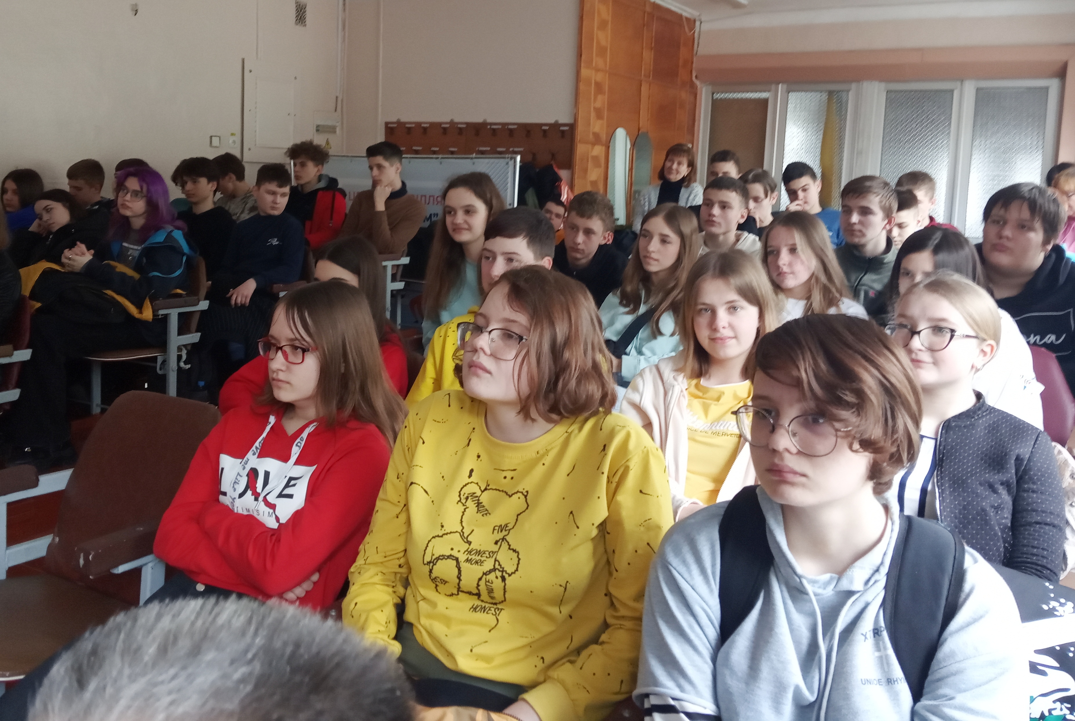 Учні Тернопільської ЗОШ № 10 Учні Тернопільської ЗОШ № 10